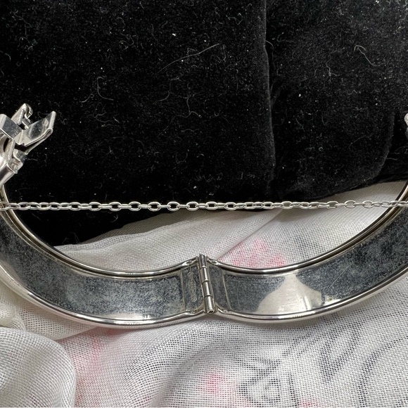 Repousse Silver Tone Floral Bracelet with security chain - Picture 5 of 5